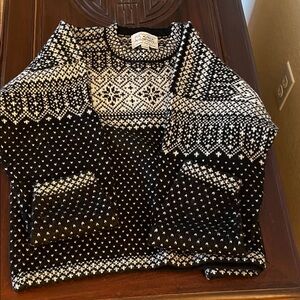 Elegant Black and White Patterned Women's Crewneck Sweater